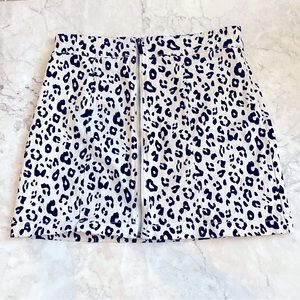 Forever21 Leopard Mini Skirt - Size M Black White & Zip-Up Front Closure Detail